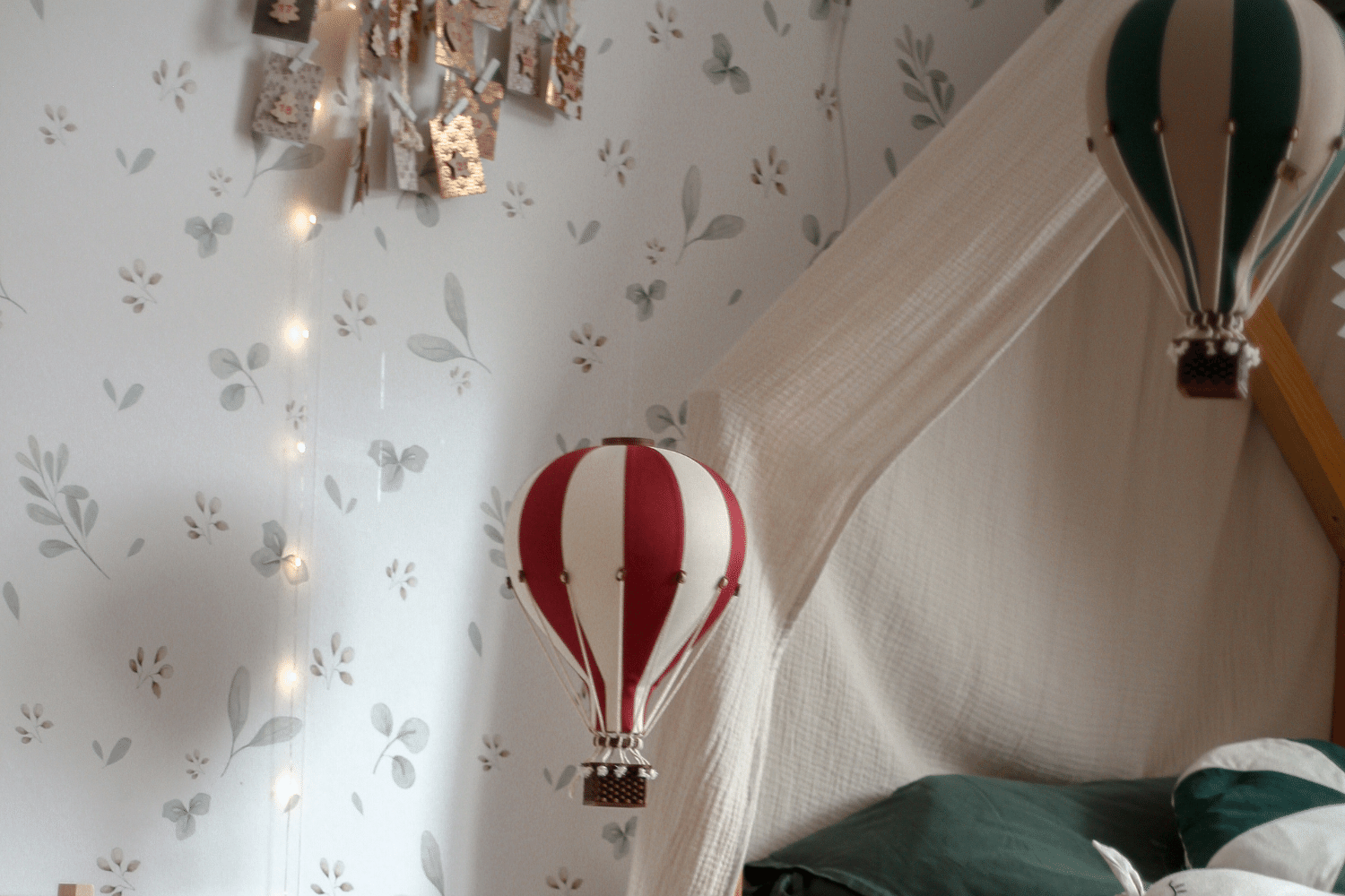 Red & White Hot Air Balloon