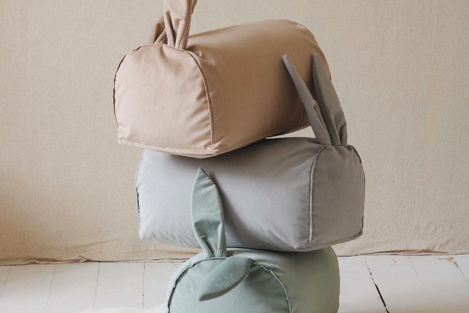 Pouf en Velours lapin bez