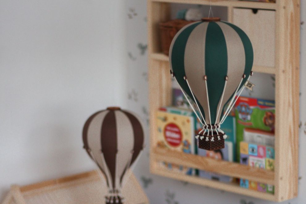 Green & Beige Hot Air Balloon