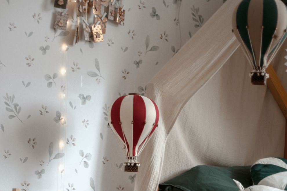Burgundy & Ecru Hot Air Balloon