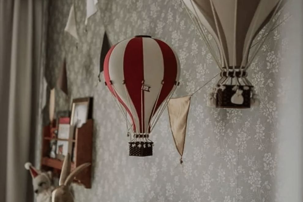 Burgundy & Ecru Hot Air Balloon