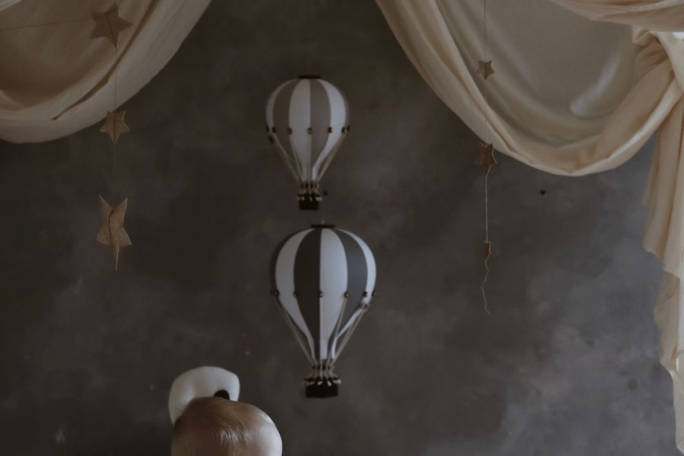 Dunkelgrauer Heißluftballon