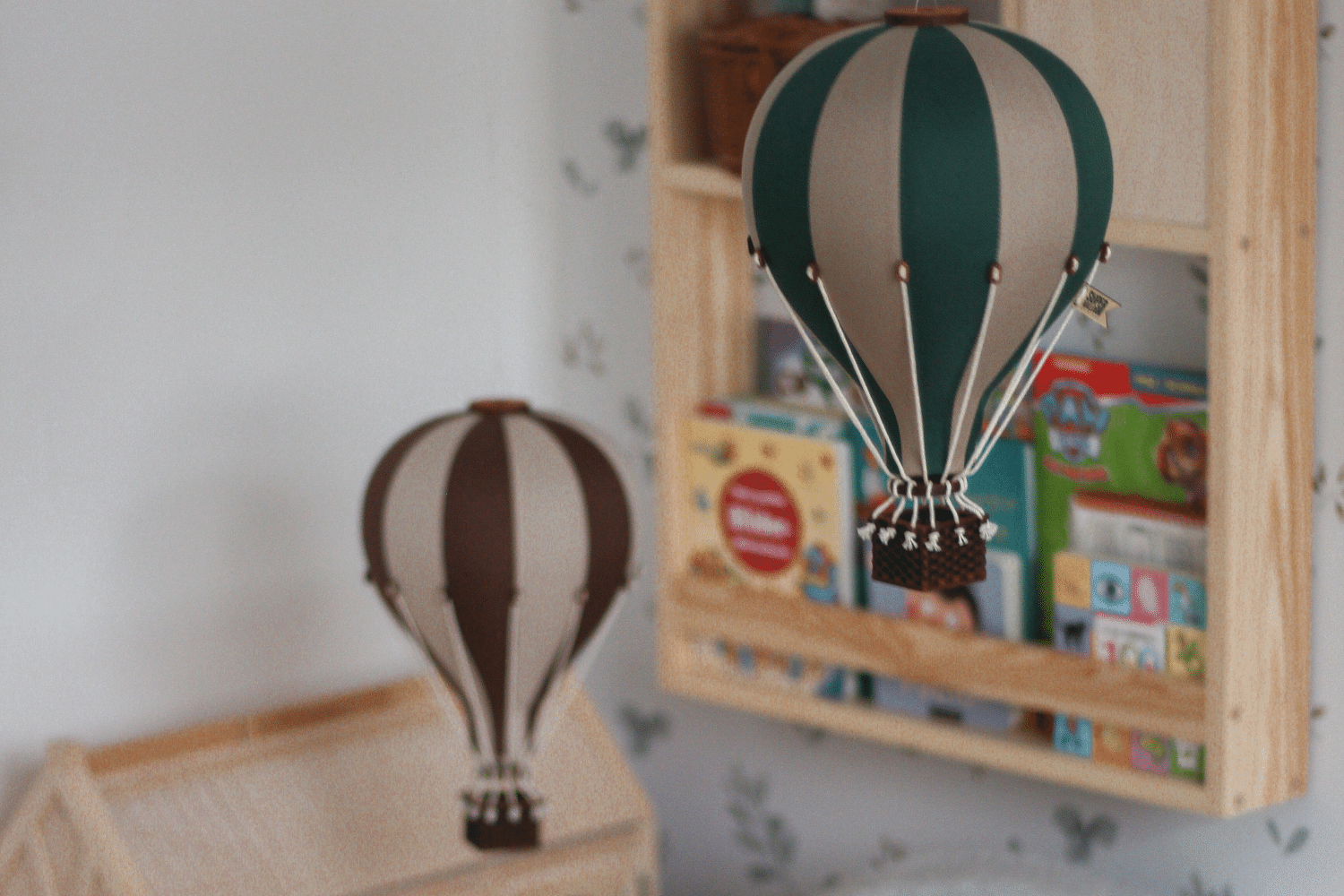 Beige & Brown Hot Air Balloon