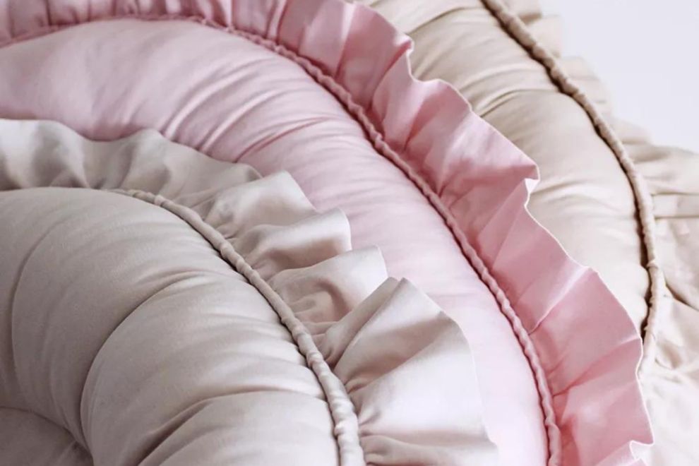 Nude Ruffles Bed Reducer