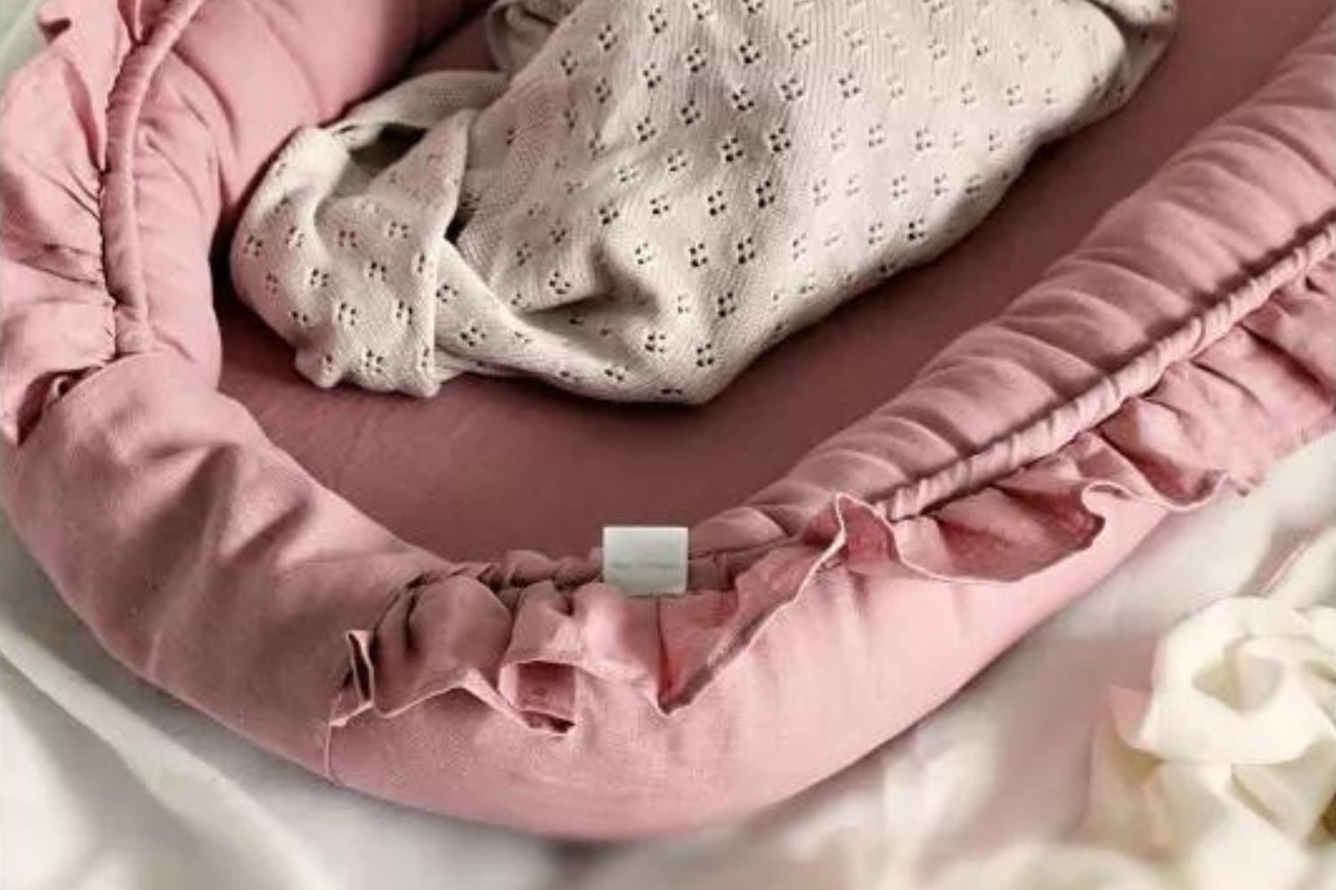 Blush Linen Bed Reducer