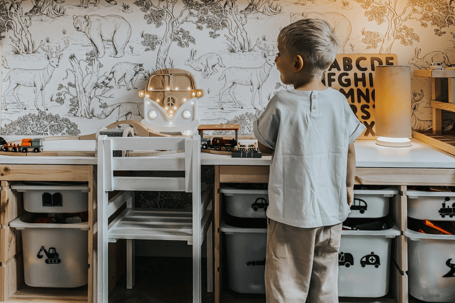 Lámpara Pequeña De Mesa De Terciopelo Crema