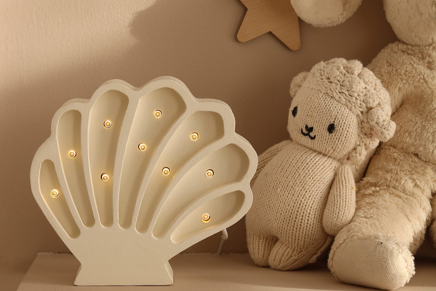 Little Lights Seashell Pearl White Lamp