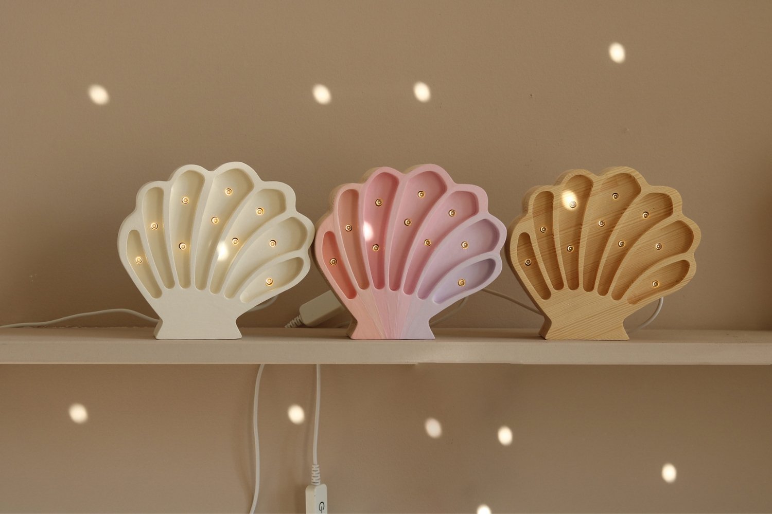 Little Lights Seashell Pearl White Lamp