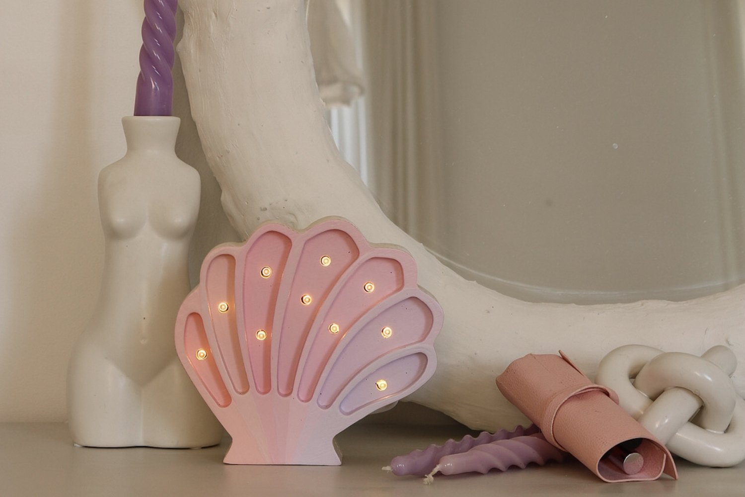 Little Lights Seashell Mermaid Pink Lamp