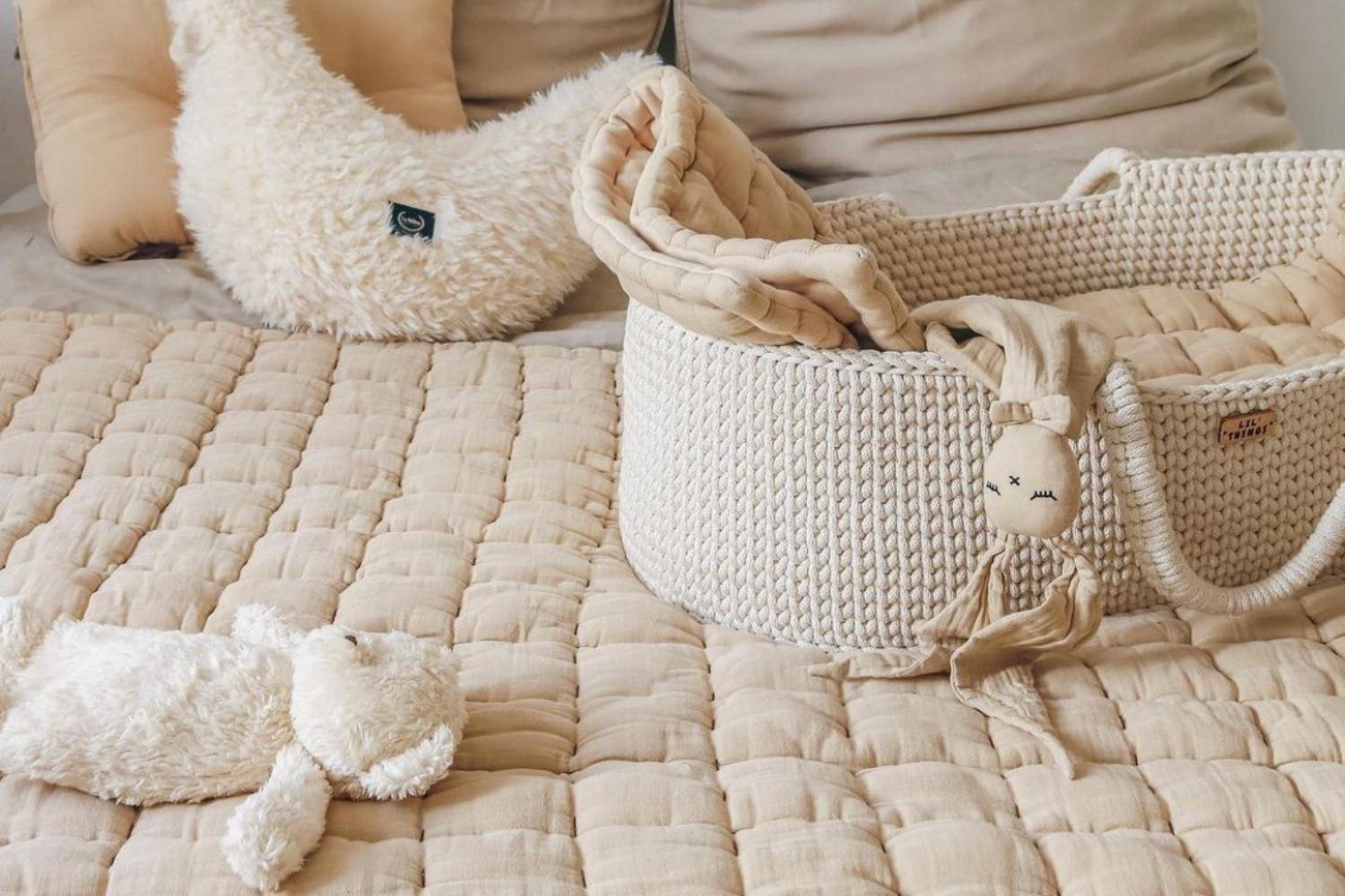 Crochet Moses Basket with Rocking Stand - Natural