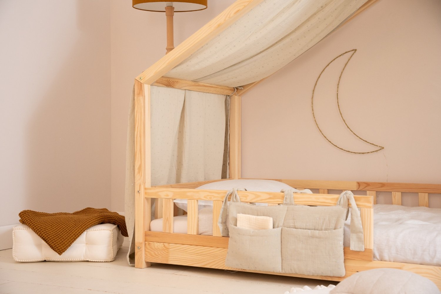 Tela Cama Casita Beige con Estrellas Plateadas - Modelo DK