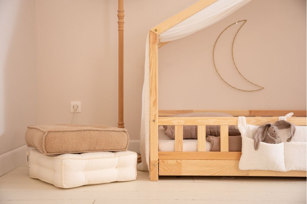 Véu de cama casinha Branco com pontos dourados - Modelo DK