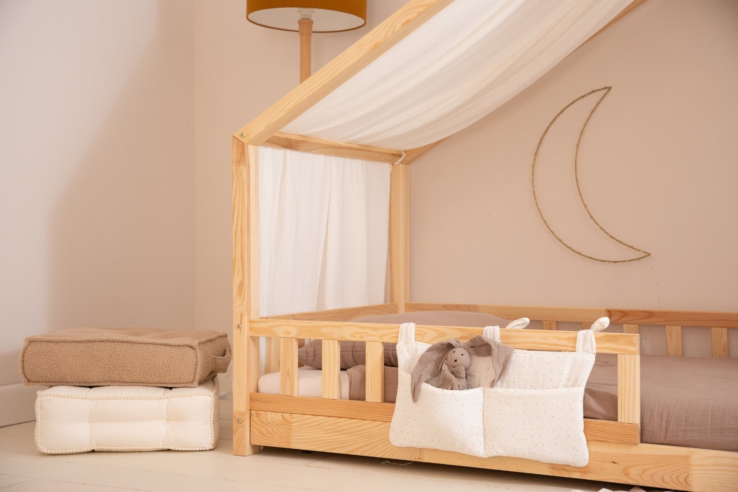 Véu de cama casinha Branco com pontos dourados - Modelo DK