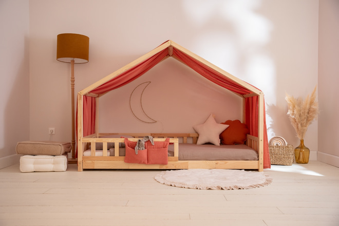 Plachta pro Postel Cabane Korálová s Zlatými Puntíky – Model DK
