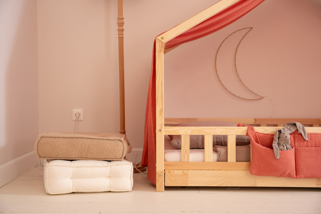 Plachta pro Postel Cabane Korálová s Zlatými Puntíky – Model DK