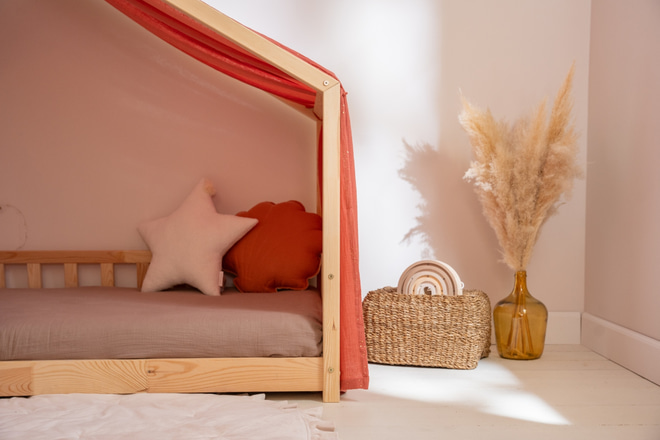 Plachta pro Postel Cabane Korálová s Zlatými Puntíky – Model DK