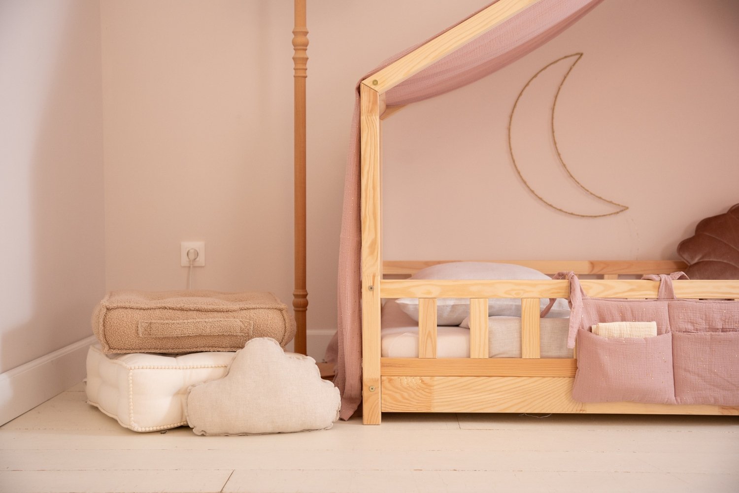 Véu de cama casinha Sépia Rosa com pontos dourados - Modelo DK