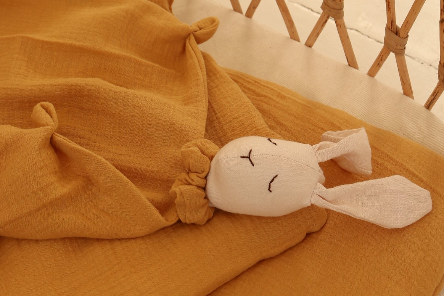 Huggy Honey Comforter