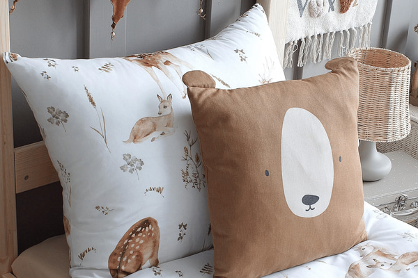 Capa de Capa de Edredão Cervos no Campo 120x170