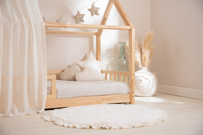 Plachta na Postel Cabane Bílá se Zlatými Puntíky – Model K