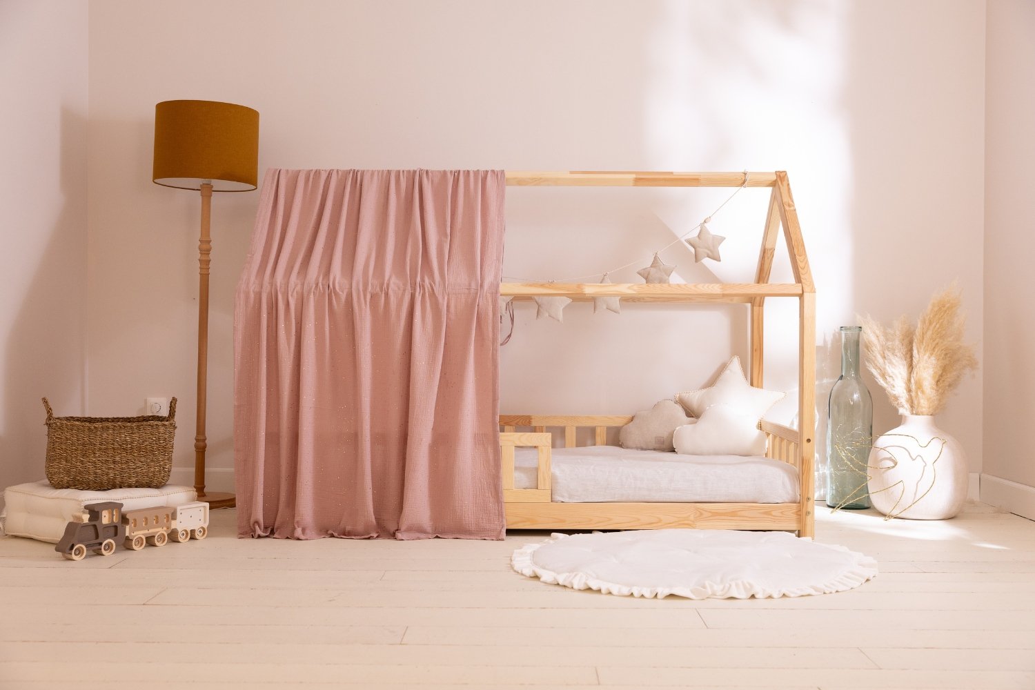 Véu de cama casinha Sépia Rosa com pontos dourados - Modelo K