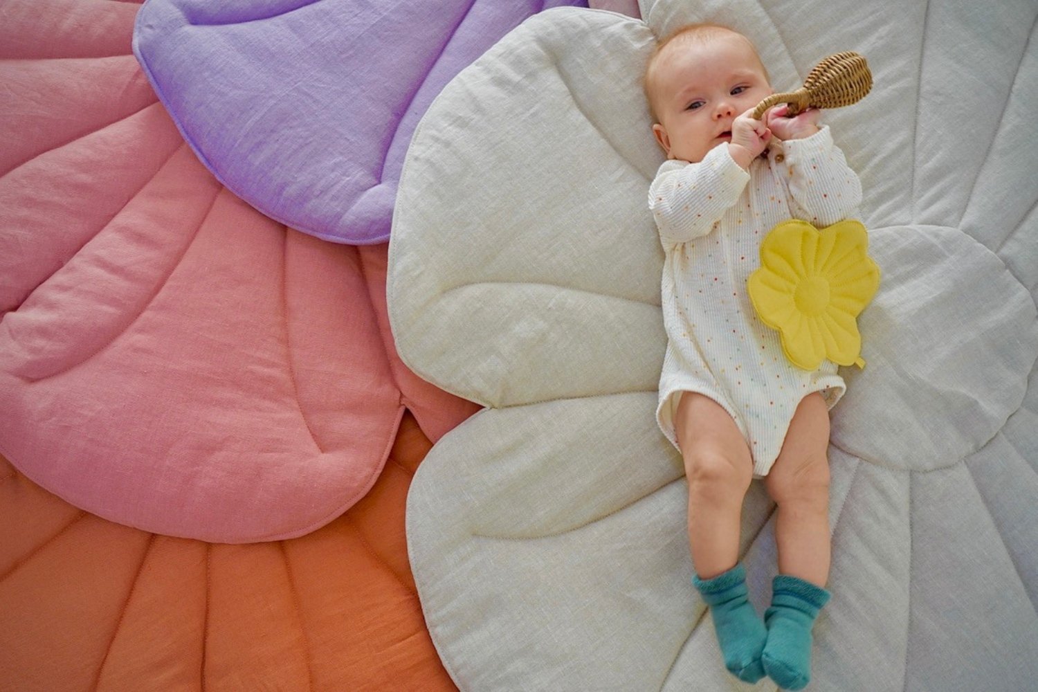 Sandy Flower Linen Mat