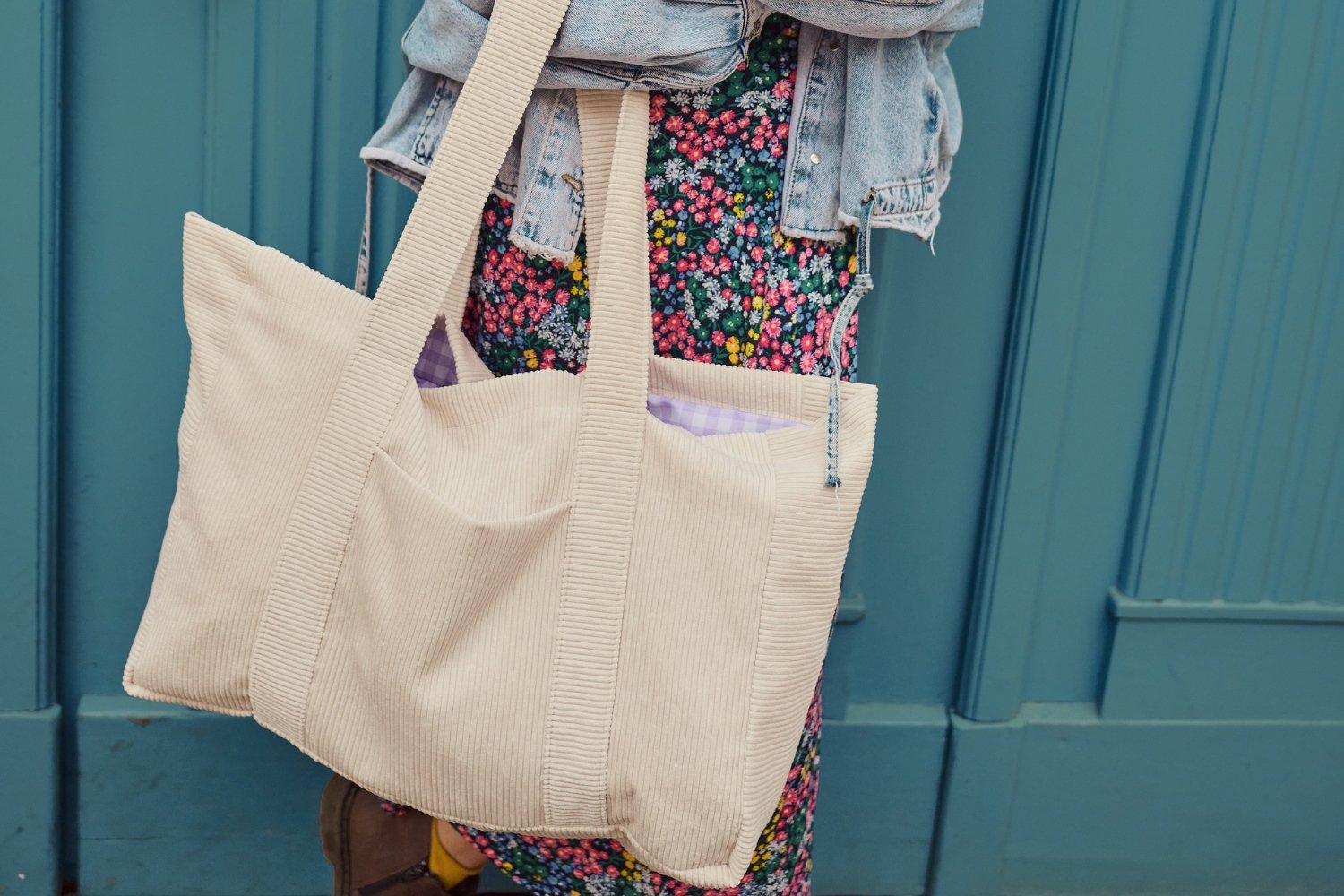 Bolso cambiador de terciopelo acanalado azul vintage