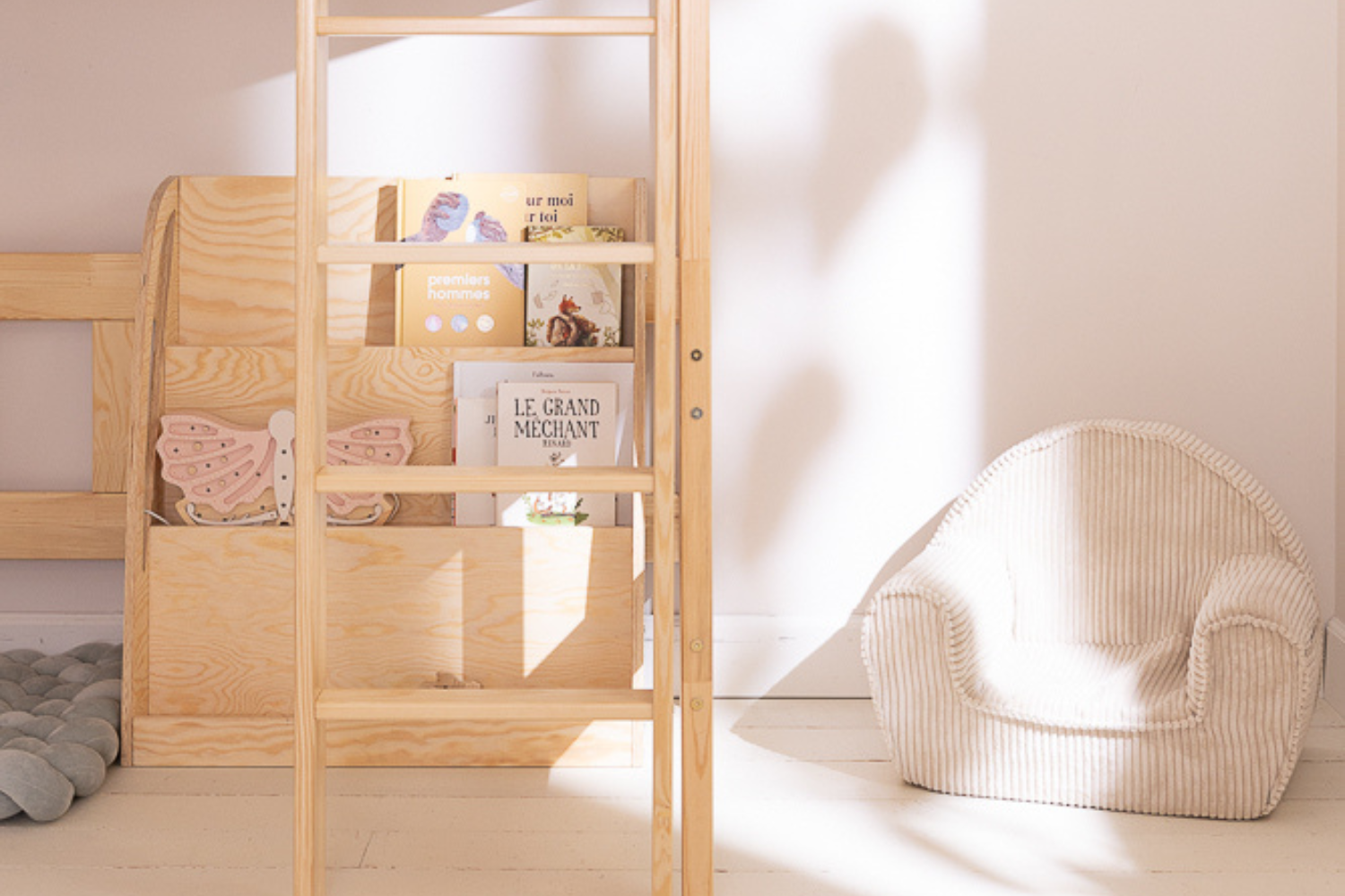 Montessori Bookshelf