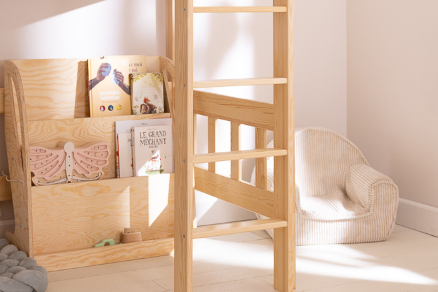 Montessori Bookshelf