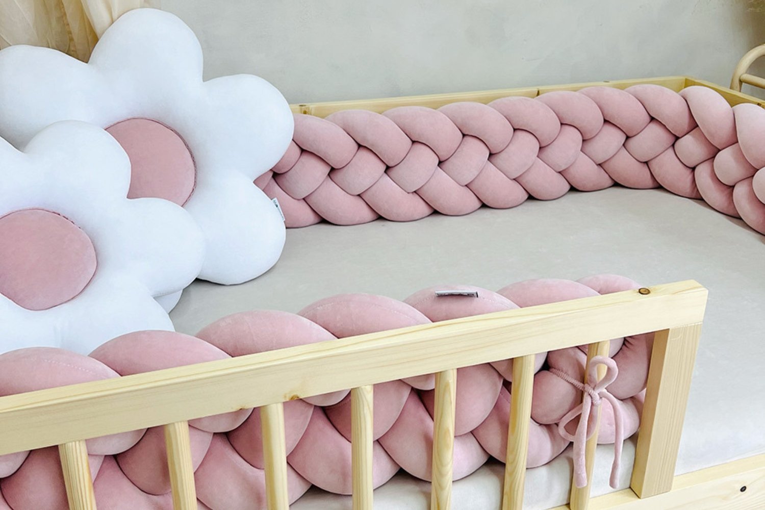 Powder Pink Bed Bumper - 4 Ropes