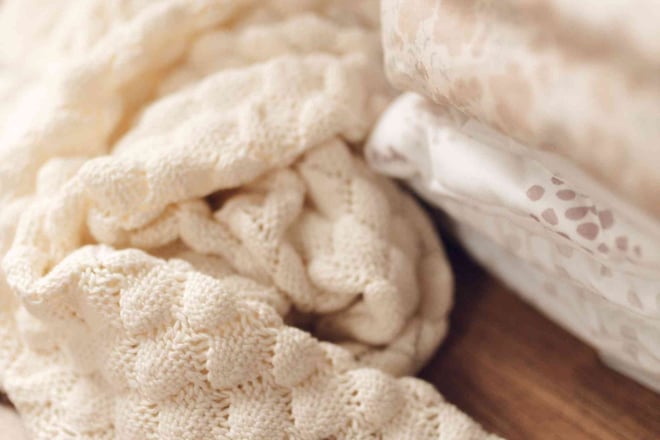 Strickdecke Ecru