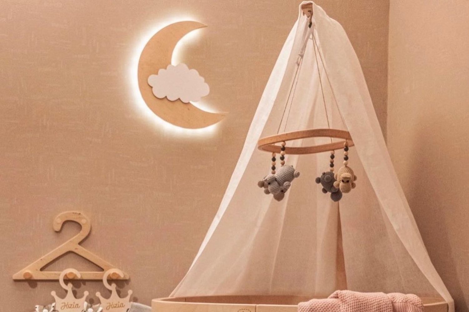 Crescent Moon Lamp - Natural