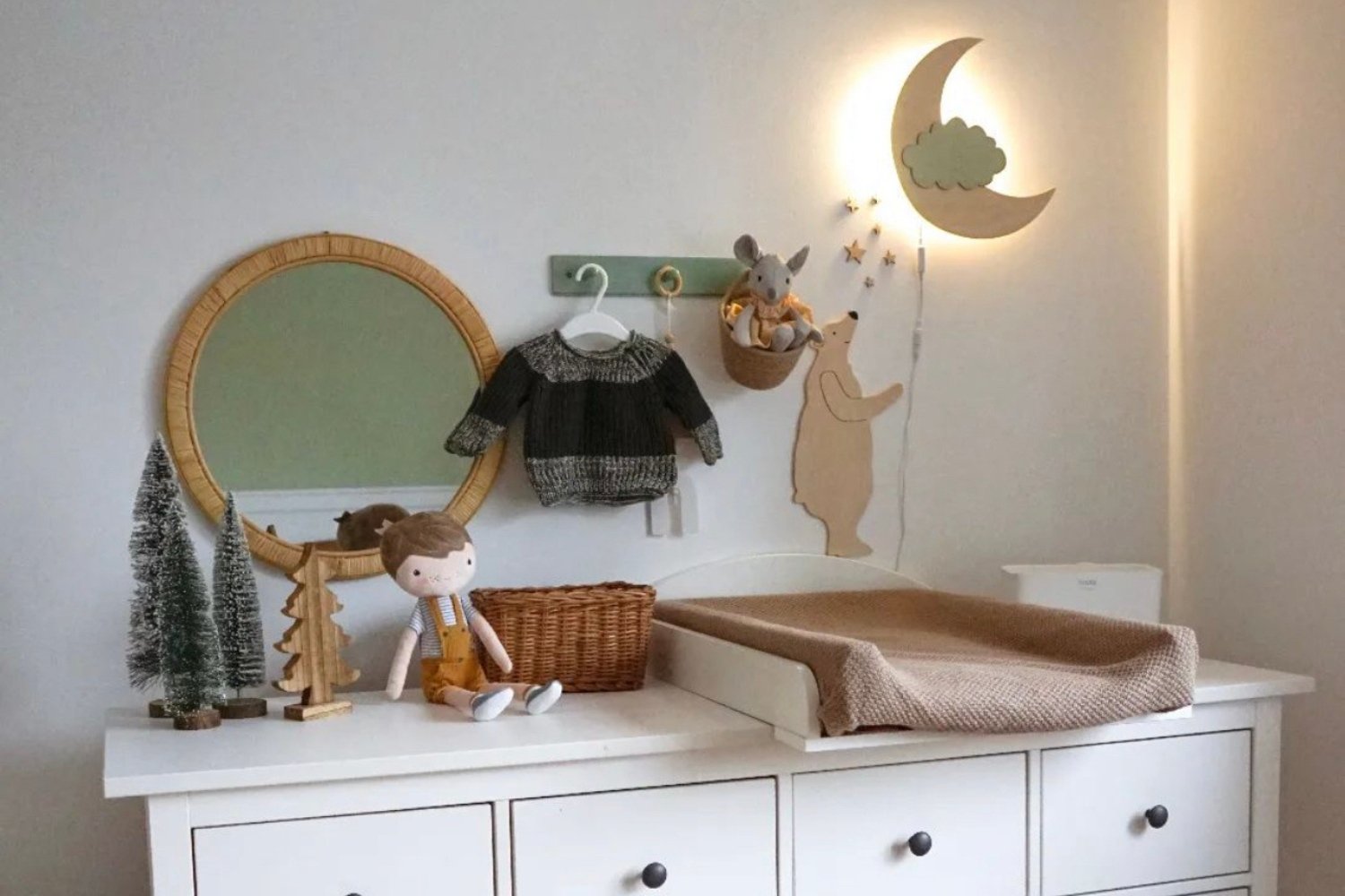 Crescent Moon Lamp - Natural