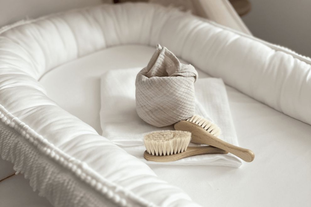 White Ruffles Bed Reducer
