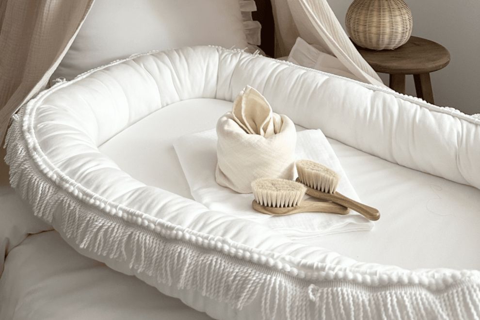 White Ruffles Bed Reducer