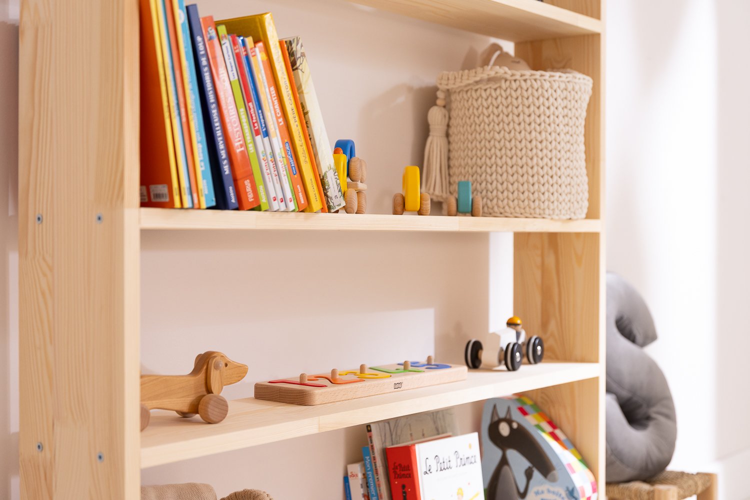 Montessori Shelf M