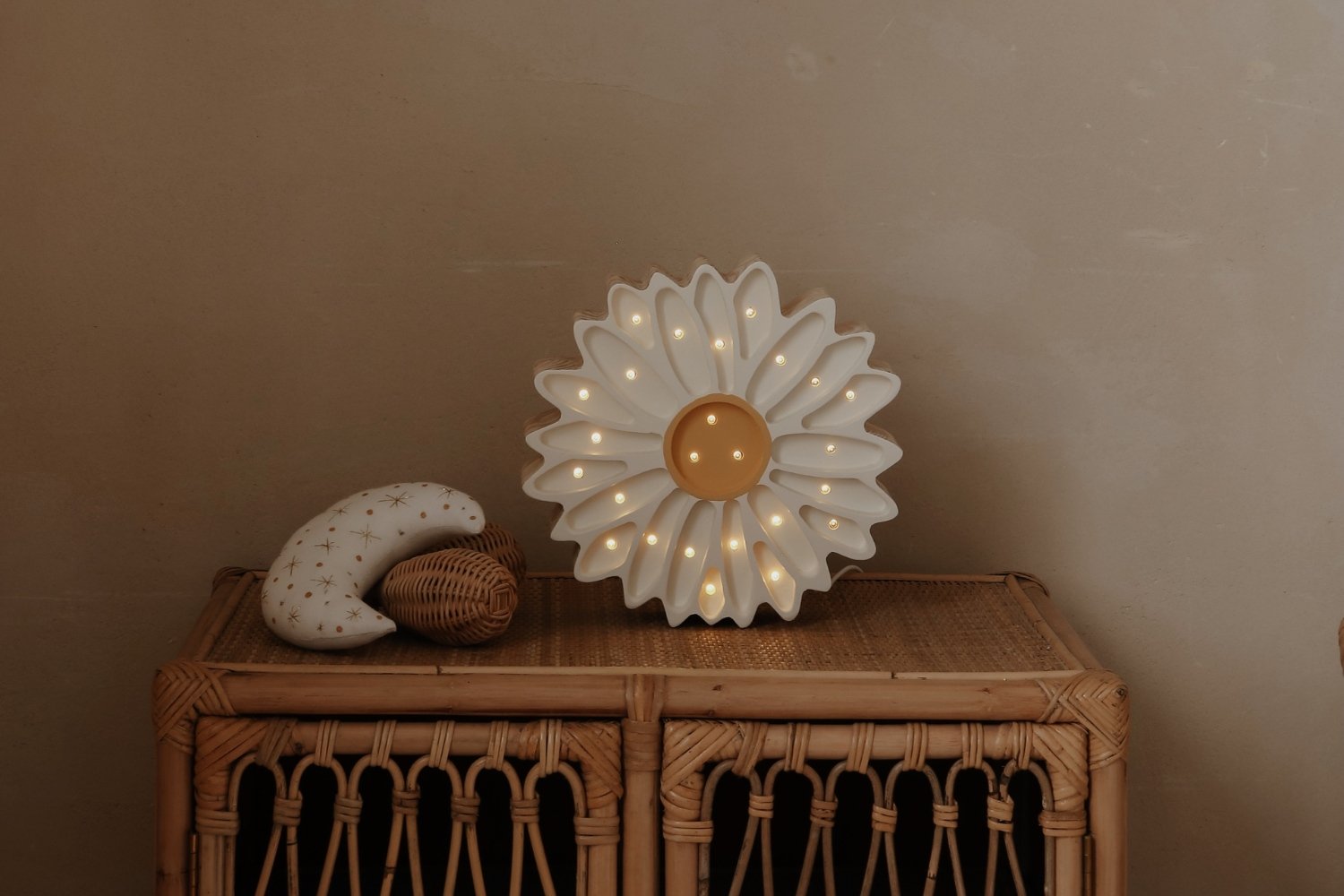 Little Lights White Daisy Lamp