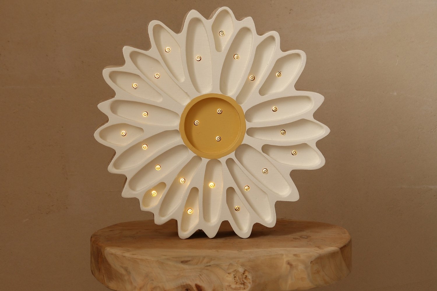 Little Lights White Daisy Lamp