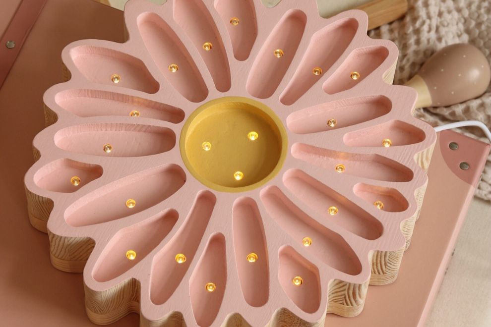 Little Lights Powder Pink Daisy Lamp