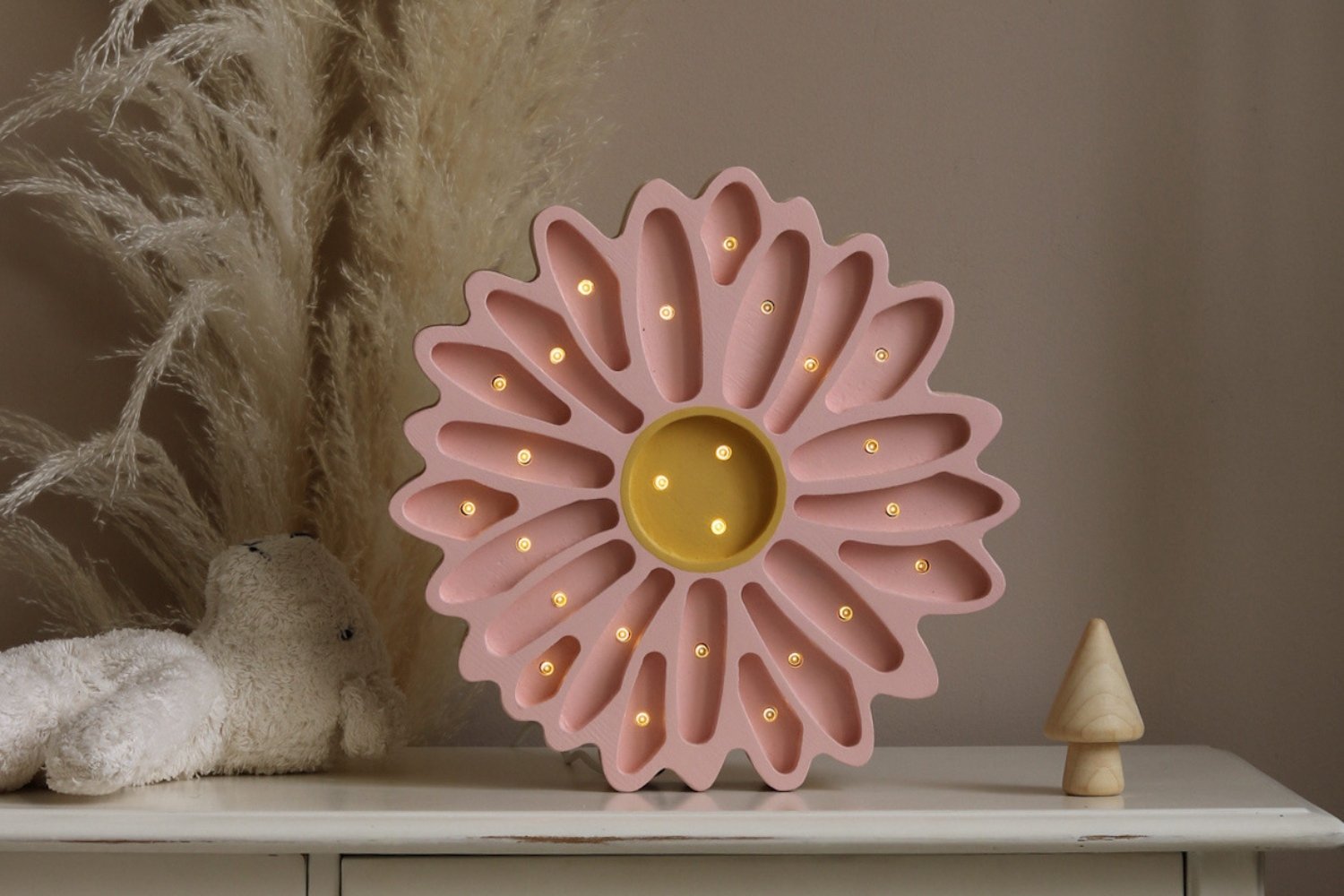 Little Lights Powder Pink Daisy Lamp