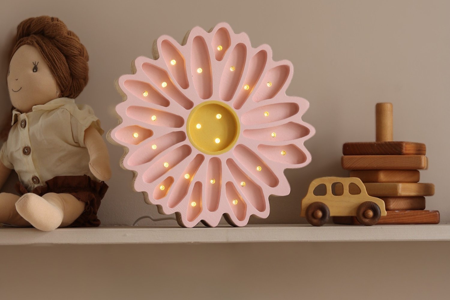 Little Lights Powder Pink Daisy Lamp