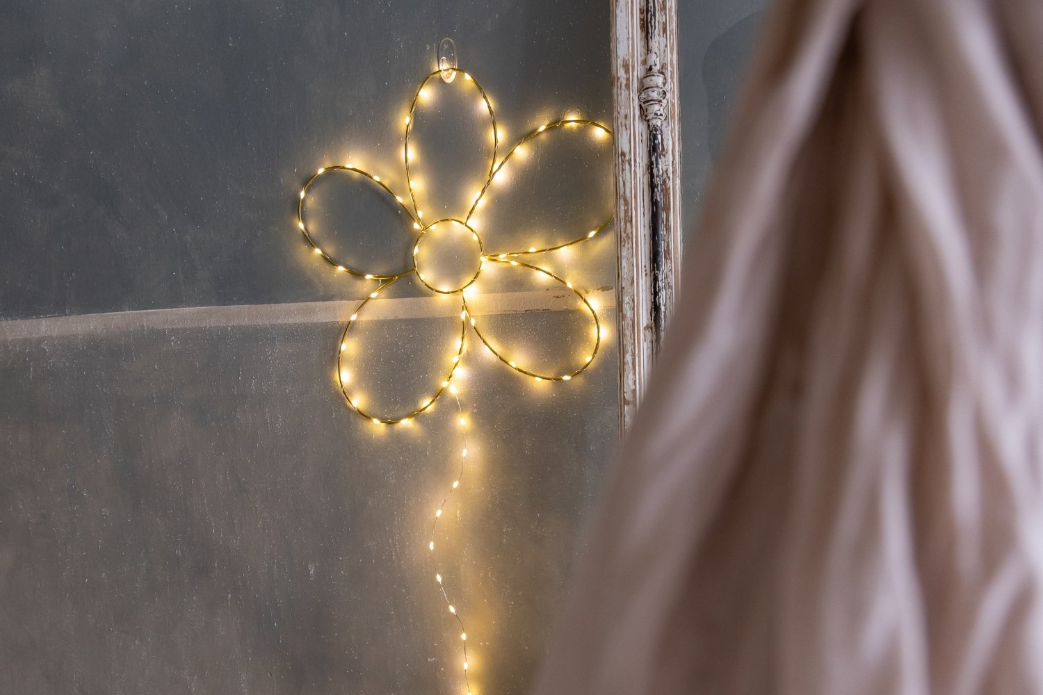 Metal Wire LED Light - Daisy