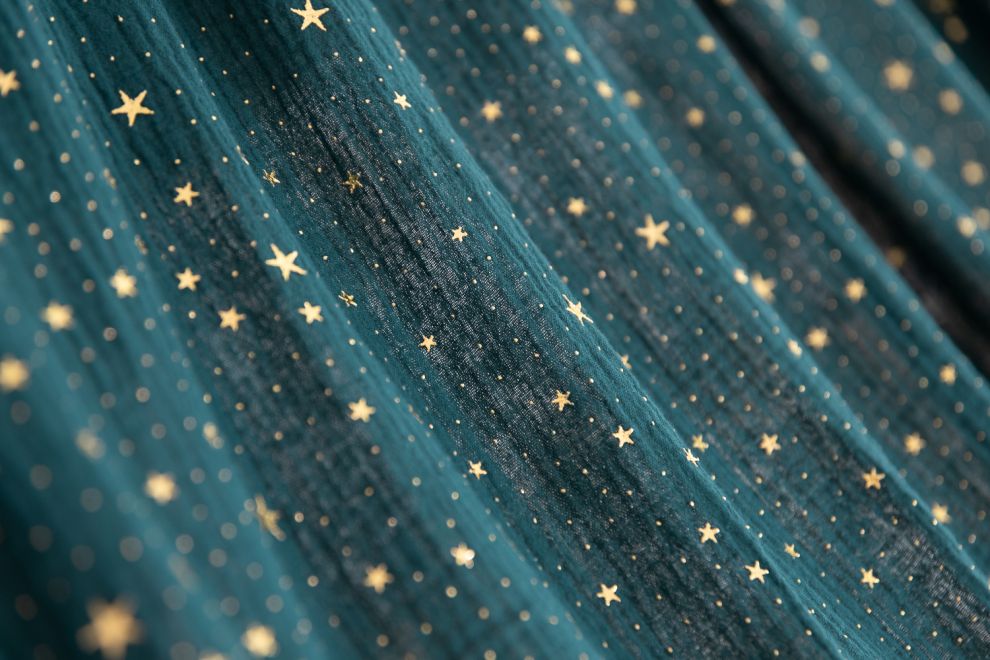 Véu de cama casinha Verde escuro com estrelas douradas - Modelo K