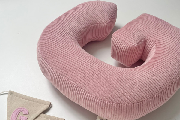 Buchstaben-Kissen G - Rosa Kord