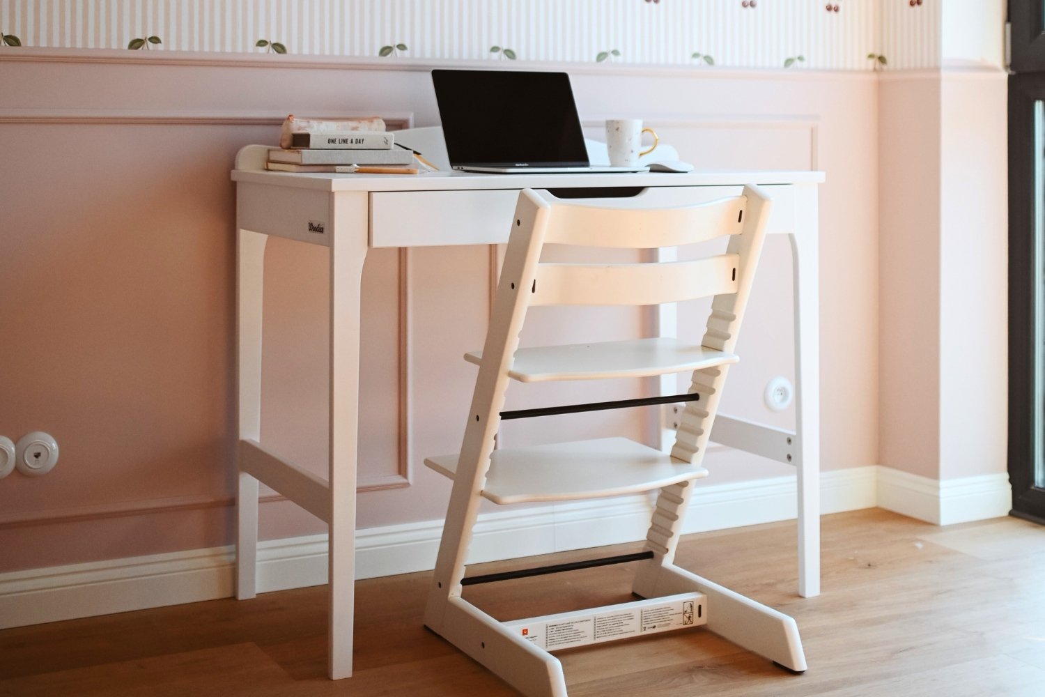 Stella Desk with Drawer - White