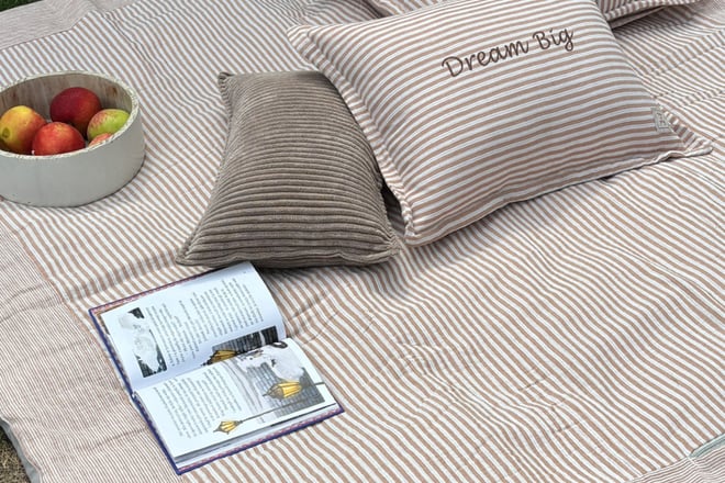 Manta de picnic de muselina con rayas beige