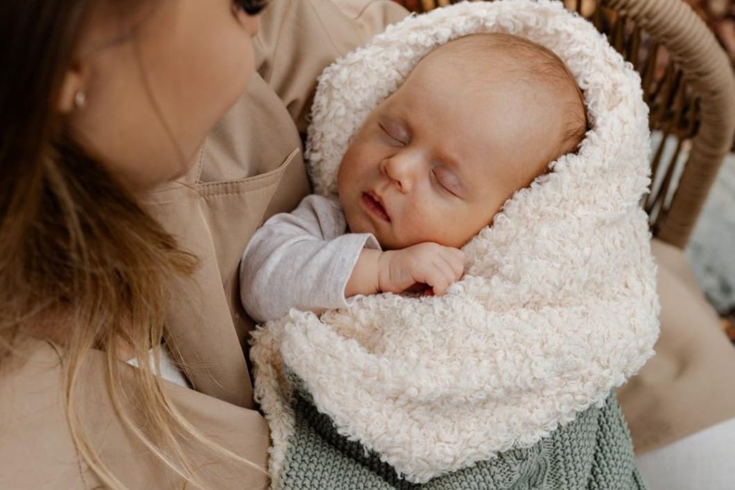 Coperta in caldo cotone Boucle - Cappuccino