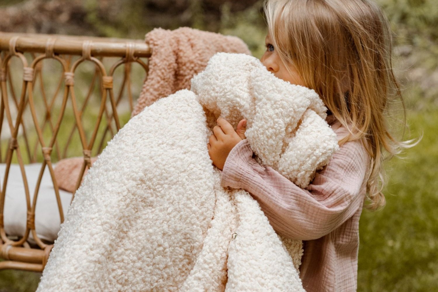 Warm Boucle Blanket - Beige