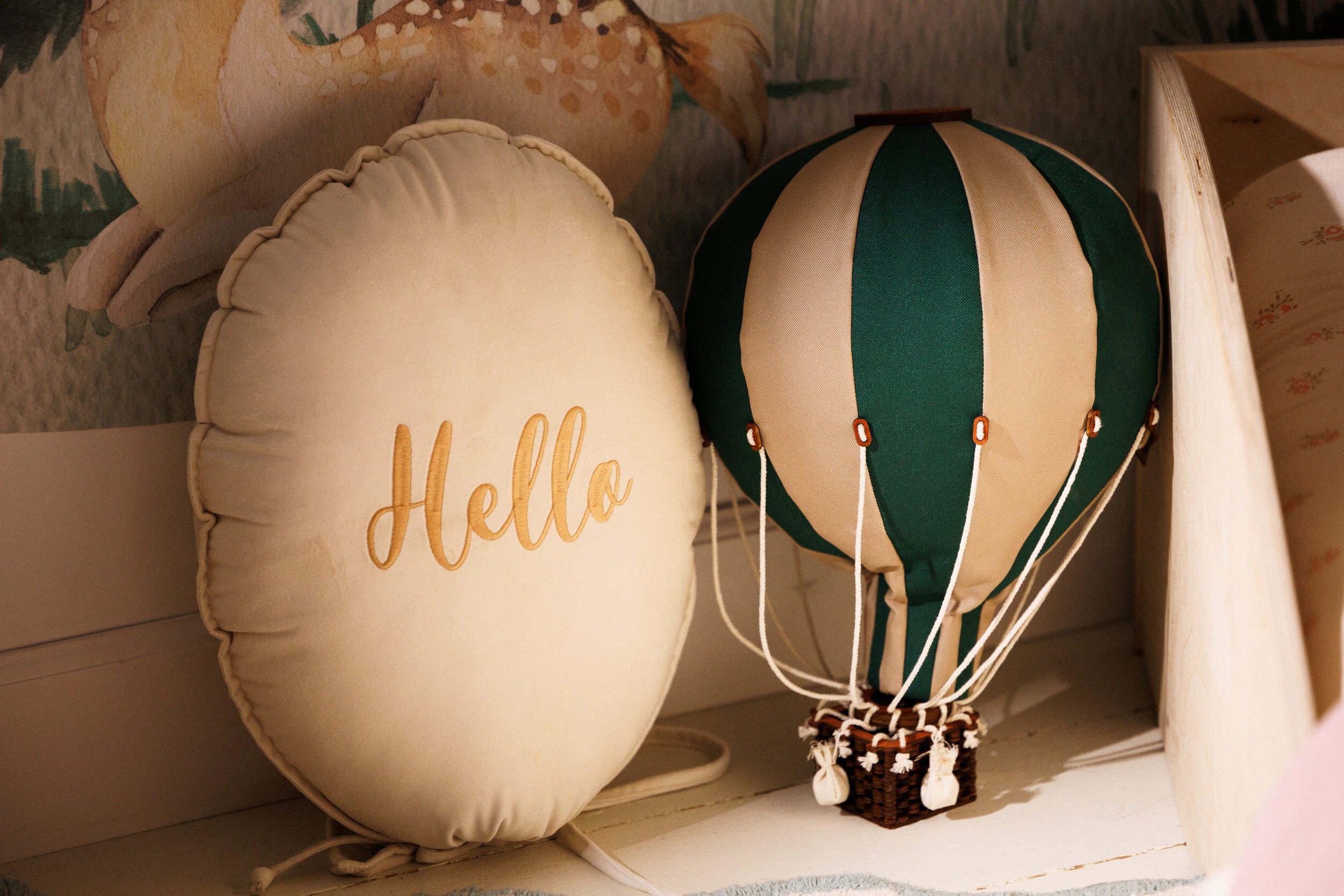 Almofada Balão Decorativa 'Hello' - Baunilha