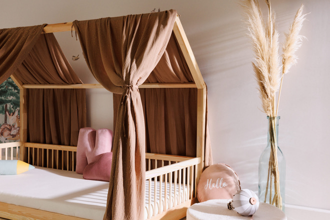 Tela Cama Casita Camel con lunares dorados - Modelo L Doble
